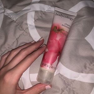 Free🦋Cherry Blossom Body Cream🍒